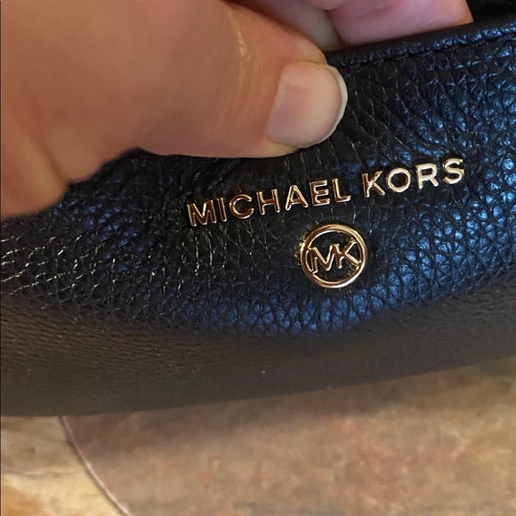 ♠️Michael Kors Womens Jet Set Charm M Top Zip Pochette Crossbody Pebbled Leather - Picture 7 of 17